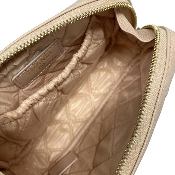 Auth CHANEL Matelasse A80909 Light Pink Grained Shiny Calfskin Pouch - Picture 4 of 6